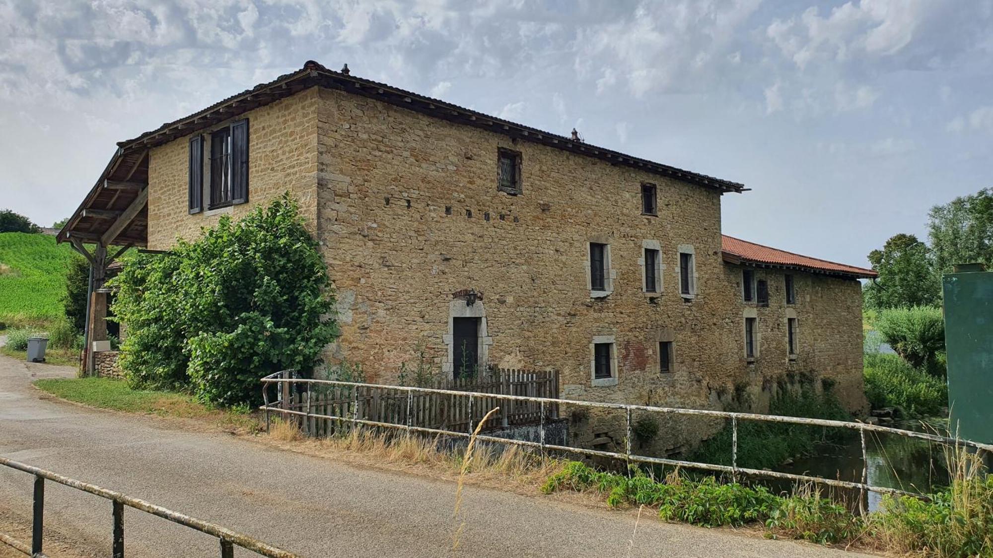 Le Moulin Du Fay Bed & Breakfast Villemotier ภายนอก รูปภาพ