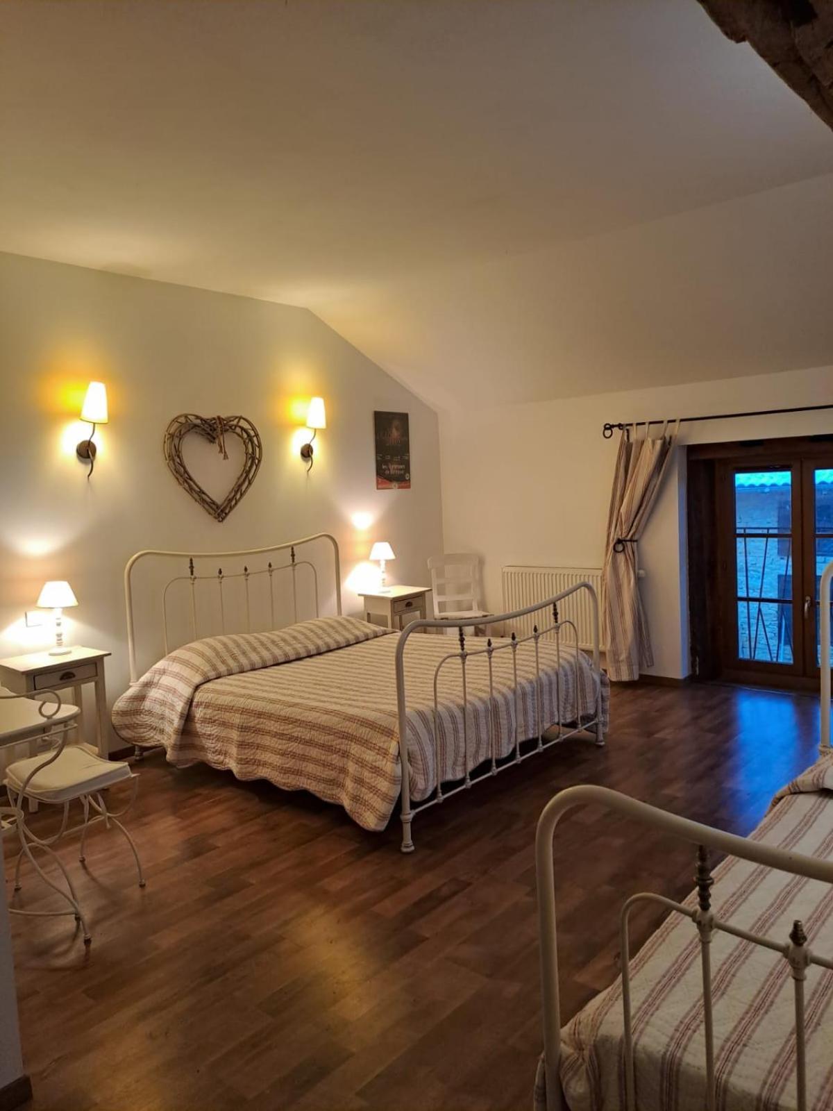 Le Moulin Du Fay Bed & Breakfast Villemotier ภายนอก รูปภาพ